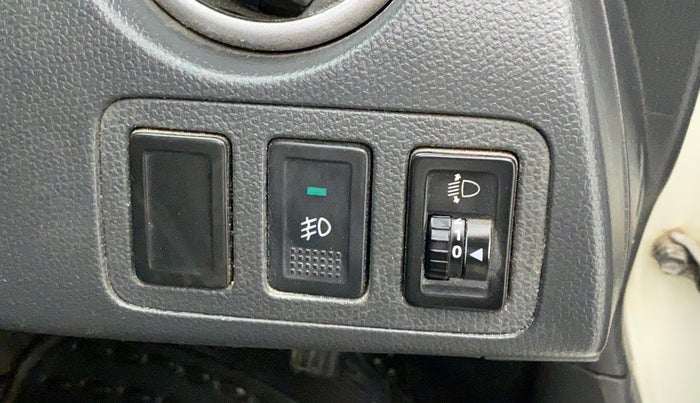 2010 Maruti Swift VXI, Petrol, Manual, 95,147 km, Dashboard - Headlight height adjustment not working