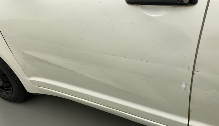 2010 Maruti Swift VXI, Petrol, Manual, 95,147 km, Front passenger door - Slightly dented