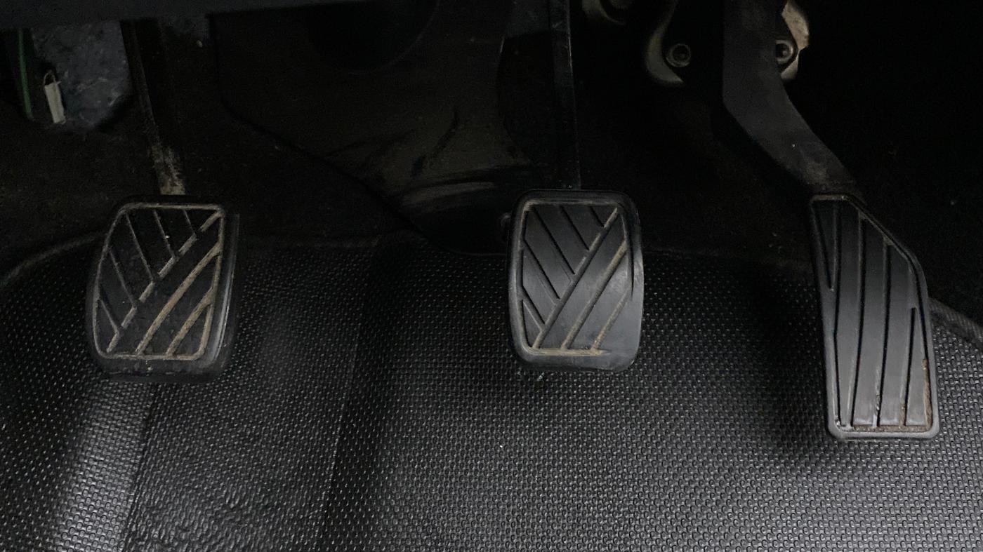 2013 Maruti Swift VXI D, Petrol, Manual, 49,712 km, Pedals