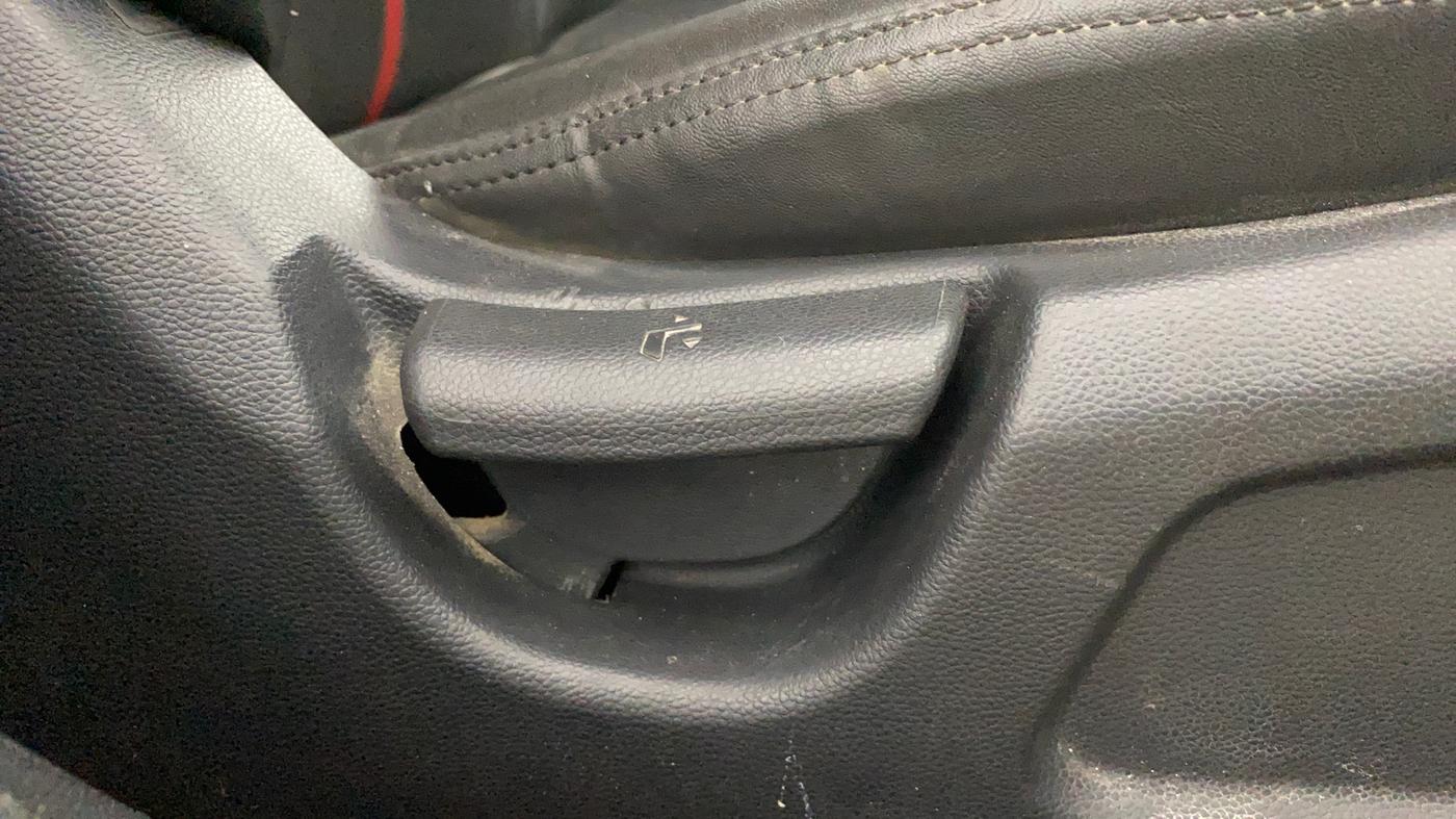 2019 Hyundai Elite i20 MAGNA PLUS 1.2, Petrol, Manual, 82,523 km, Driver Side Adjustment Panel