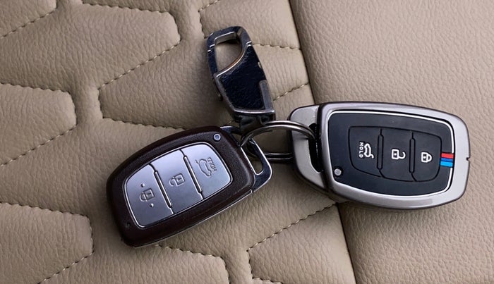2019 Hyundai Creta SX AT 1.6 DIESEL, Diesel, Automatic, 92,517 km, Key Close Up