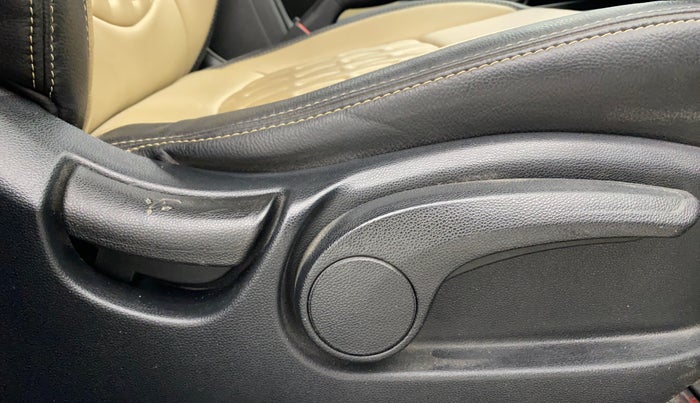 2019 Hyundai Creta SX AT 1.6 DIESEL, Diesel, Automatic, 92,517 km, Driver Side Adjustment Panel