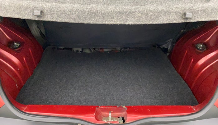 2015 Renault Kwid RXT 0.8, Petrol, Manual, 58,918 km, Boot Inside