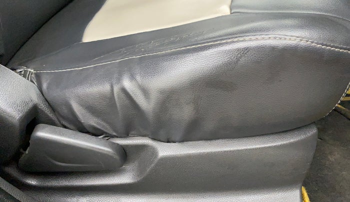 2015 Renault Kwid RXT 0.8, Petrol, Manual, 58,918 km, Driver Side Adjustment Panel