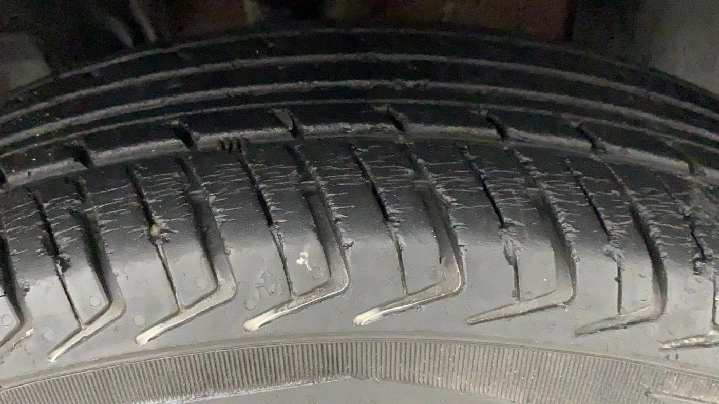 2015 Renault Kwid RXT 0.8, Petrol, Manual, 58,918 km, Right Front Tyre Tread