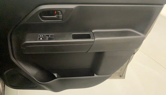 2022 Maruti New Wagon-R LXI 1.0, Petrol, Manual, 31,431 km, Driver Side Door Panels Control