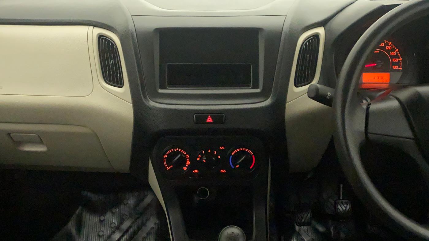2022 Maruti New Wagon-R LXI 1.0, Petrol, Manual, 31,431 km, Air Conditioner