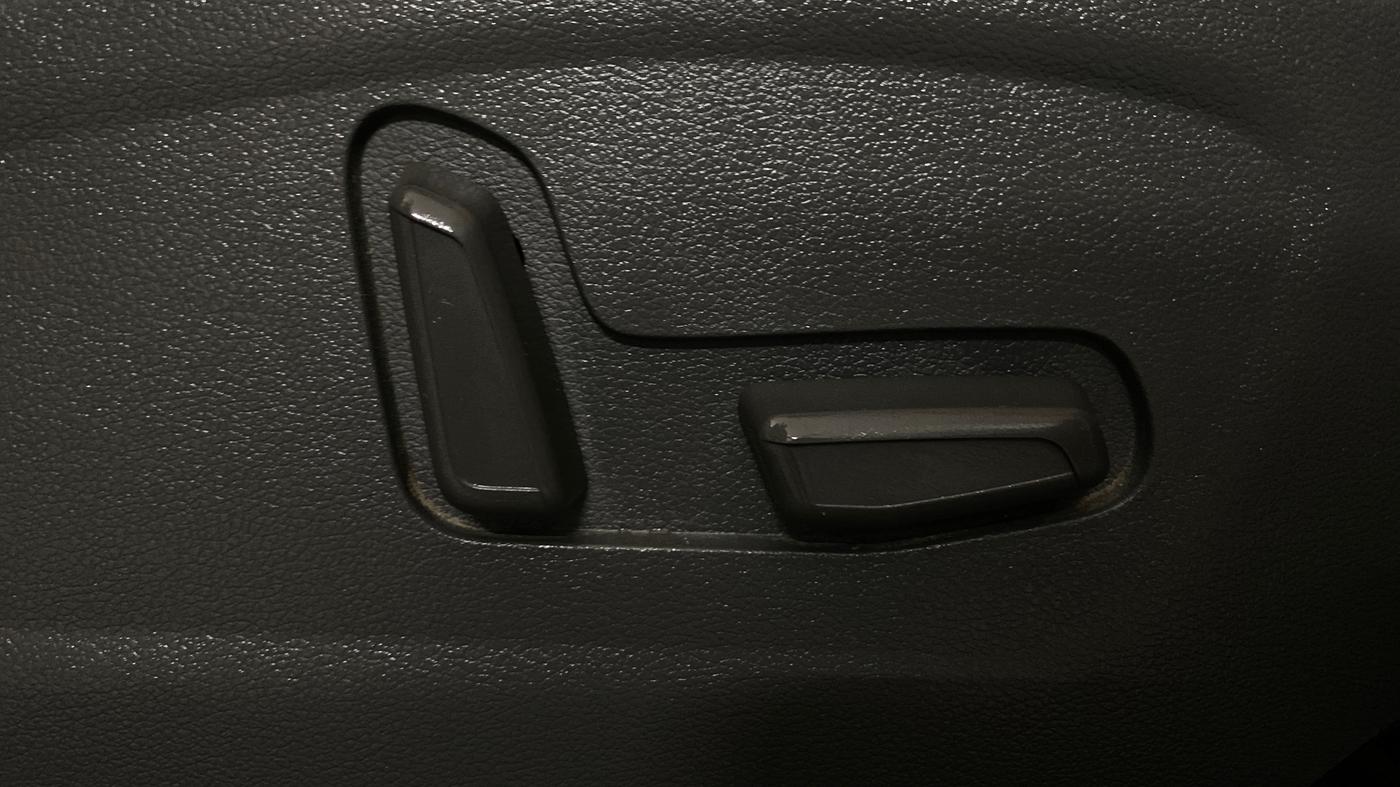 2024 Hyundai Creta SX (O) 1.5 TURBO DCT, Petrol, Automatic, 13,185 km, Driver Side Adjustment Panel