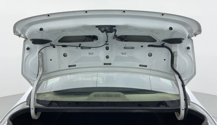 2016 Maruti Ciaz ZXI+, Petrol, Manual, 65,710 km, Boot Door Open