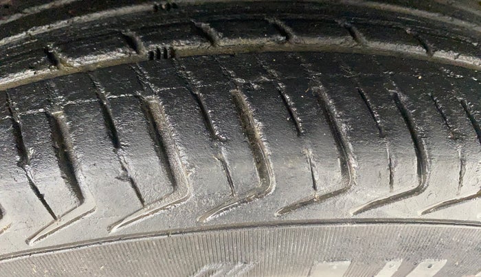 2019 Renault Kwid RXL, Petrol, Manual, 40,154 km, Right Front Tyre Tread