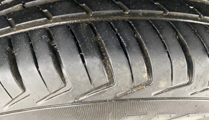 2019 Renault Kwid RXL, Petrol, Manual, 40,154 km, Right Rear Tyre Tread