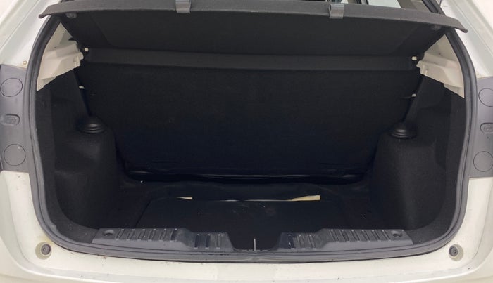 2025 Tata ALTROZ XM PETROL, Petrol, Manual, 2,641 km, Boot Inside