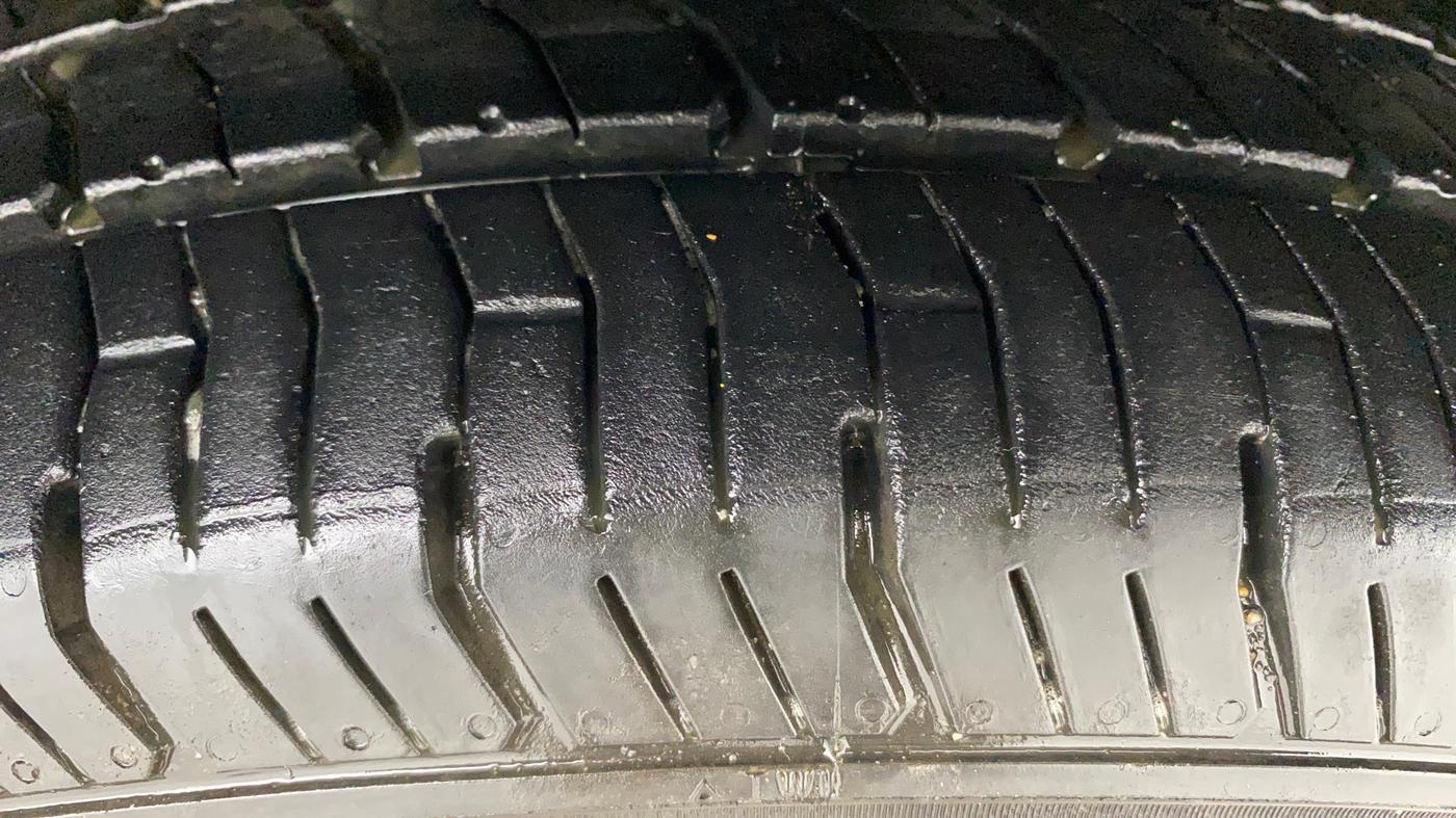 2014 Nissan Sunny XL, Petrol, Manual, 64,541 km, Right Front Tyre Tread