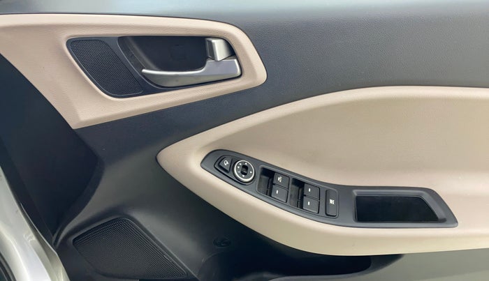 2016 Hyundai Elite i20 ASTA 1.2, Petrol, Manual, 35,962 km, Driver Side Door Panels Control