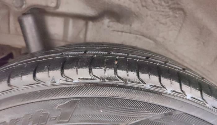 2017 Maruti Wagon R 1.0 VXI AMT, Petrol, Automatic, 42,582 km, Right Rear Tyre Tread