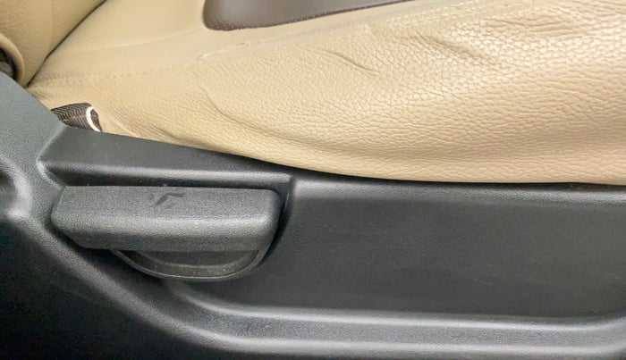 2014 Hyundai i20 SPORTZ 1.2, Petrol, Manual, 85,946 km, Driver Side Adjustment Panel