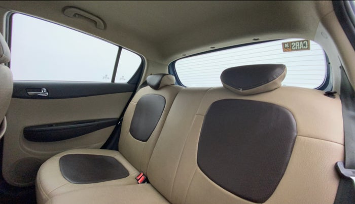 2014 Hyundai i20 SPORTZ 1.2, Petrol, Manual, 85,946 km, Right Side Rear Door Cabin