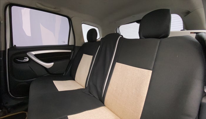 2015 Renault Duster RXL 85PS EXPLORE, Diesel, Manual, 57,784 km, Right Side Rear Door Cabin