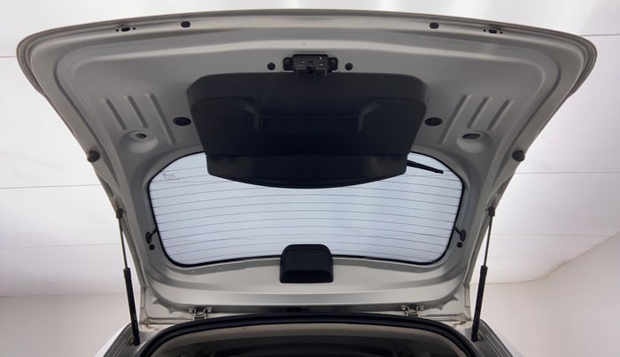 2015 Renault Duster RXL 85PS EXPLORE, Diesel, Manual, 57,784 km, Boot Door Open