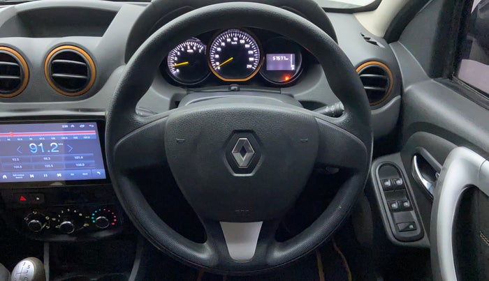2015 Renault Duster RXL 85PS EXPLORE, Diesel, Manual, 57,784 km, Steering Wheel Close Up