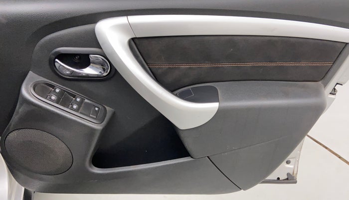 2015 Renault Duster RXL 85PS EXPLORE, Diesel, Manual, 57,784 km, Driver Side Door Panels Control