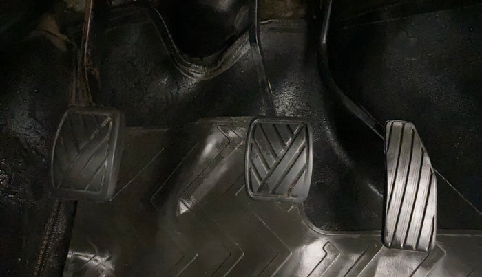 2015 Maruti Wagon R 1.0 VXI, Petrol, Manual, 98,940 km, Pedals