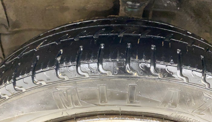 2015 Maruti Wagon R 1.0 VXI, Petrol, Manual, 98,940 km, Left Front Tyre Tread