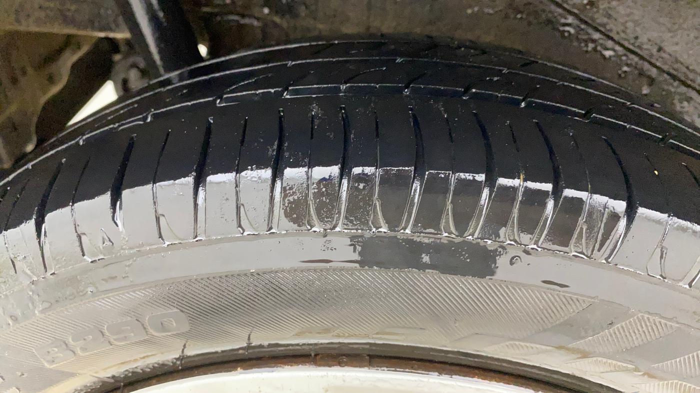 2015 Maruti Wagon R 1.0 VXI, Petrol, Manual, 98,940 km, Right Rear Tyre Tread