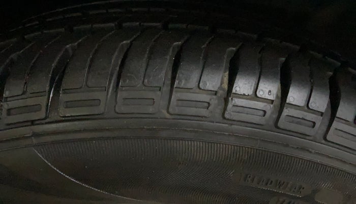 2017 Ford Ecosport TREND 1.5L DIESEL, Diesel, Manual, 79,601 km, Right Front Tyre Tread