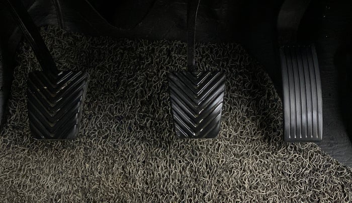 2020 Hyundai VENUE S+ 1.2, CNG, Manual, 79,805 km, Pedals