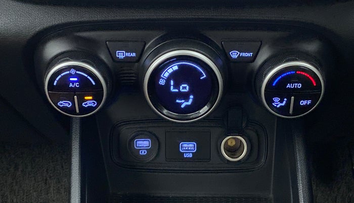 2020 Hyundai VENUE S+ 1.2, CNG, Manual, 79,805 km, Automatic Climate Control