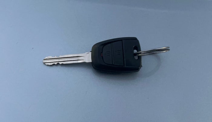 2018 Hyundai Grand i10 SPORTZ 1.2 KAPPA VTVT, Petrol, Manual, 60,547 km, Key Close Up