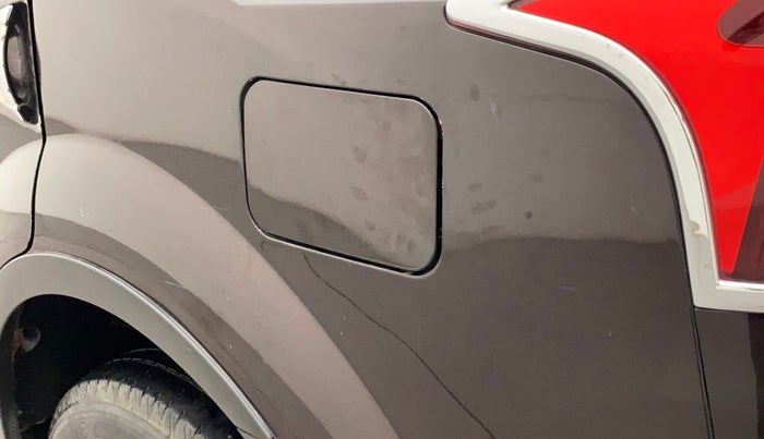 2019 Mahindra XUV500 W11 AT, Diesel, Automatic, 36,921 km, Left quarter panel - Minor scratches