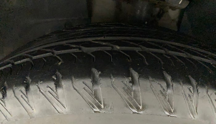 2019 Mahindra XUV500 W11 AT, Diesel, Automatic, 36,921 km, Left Front Tyre Tread