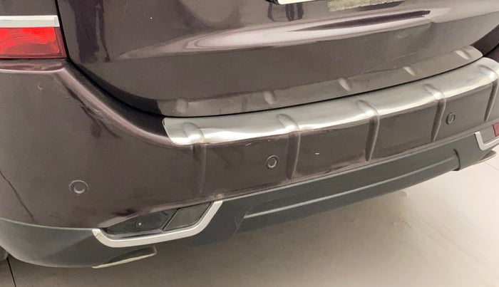 2019 Mahindra XUV500 W11 AT, Diesel, Automatic, 36,921 km, Rear bumper - Paint is slightly damaged