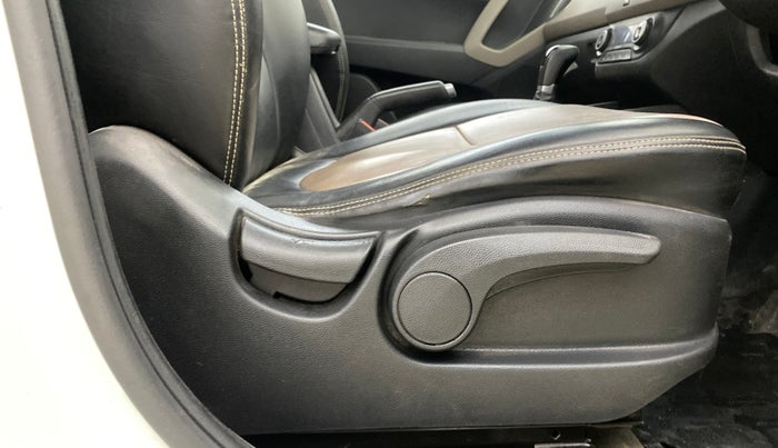 2016 Hyundai Creta SX PLUS AT 1.6 PETROL, Petrol, Automatic, 41,040 km, Driver Side Adjustment Panel