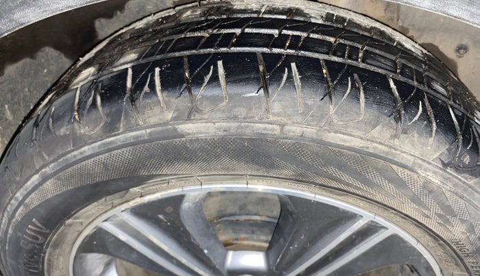 2016 Hyundai Creta SX PLUS AT 1.6 PETROL, Petrol, Automatic, 41,040 km, Left Rear Tyre Tread