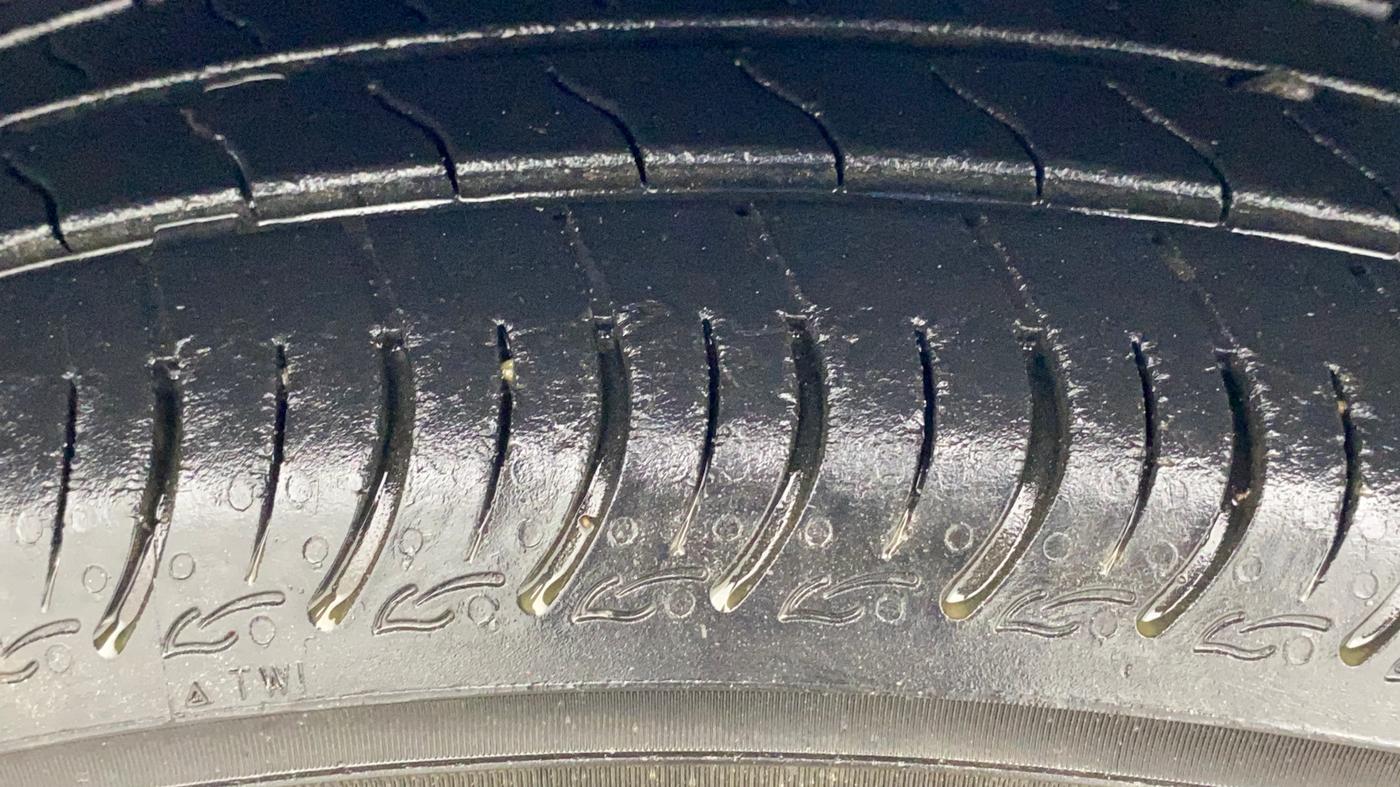 2019 Maruti New Wagon-R VXI 1.2 AMT, Petrol, Automatic, 74,018 km, Left Front Tyre Tread