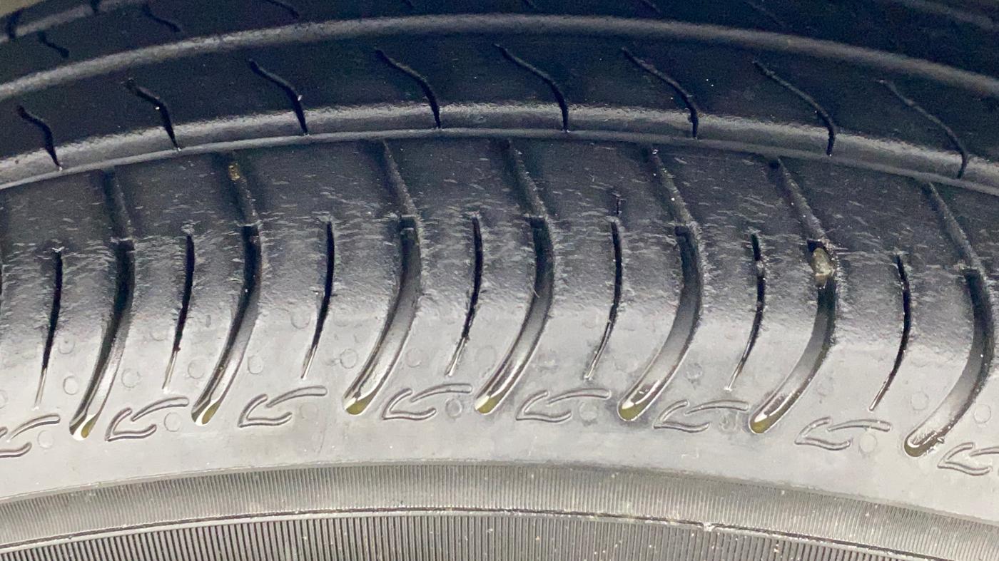2019 Maruti New Wagon-R VXI 1.2 AMT, Petrol, Automatic, 74,018 km, Right Front Tyre Tread