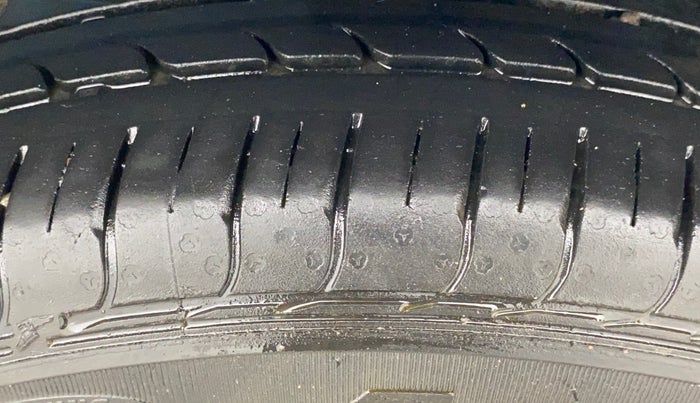 2019 Maruti New Wagon-R VXI 1.2 AMT, Petrol, Automatic, 73,874 km, Left Rear Tyre Tread