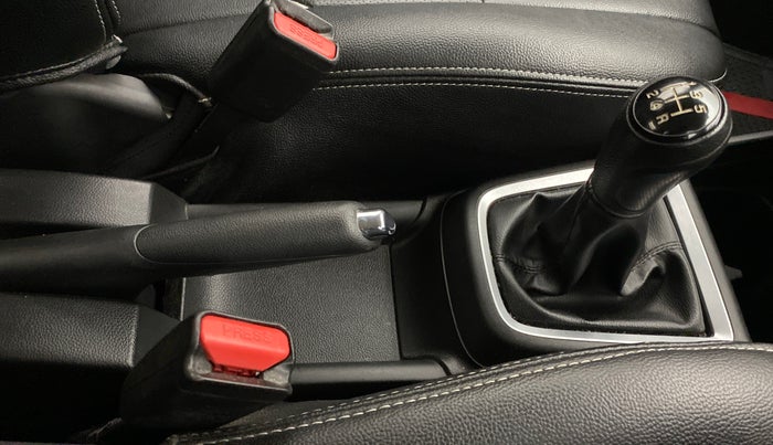 2018 Maruti Swift VXI, Petrol, Manual, 36,789 km, Gear Lever