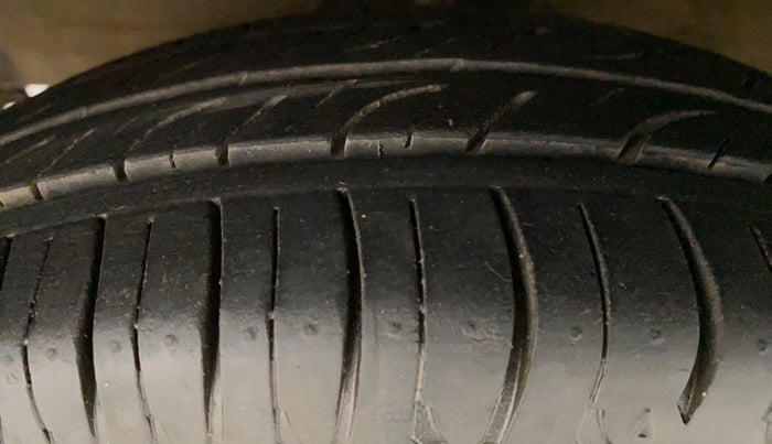 2012 Hyundai i10 ERA 1.1, Petrol, Manual, 34,725 km, Left Front Tyre Tread
