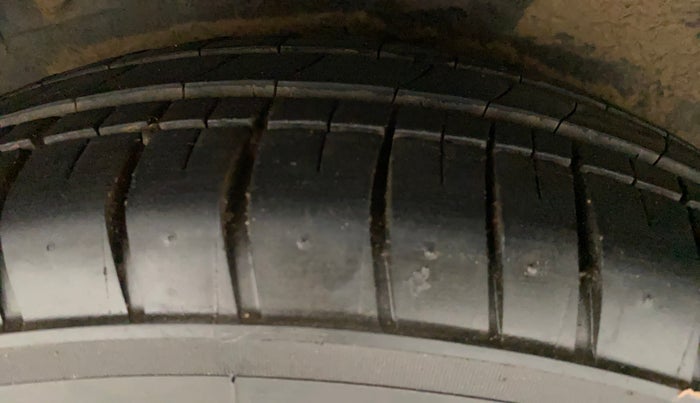 2012 Hyundai i10 ERA 1.1, Petrol, Manual, 34,725 km, Right Rear Tyre Tread