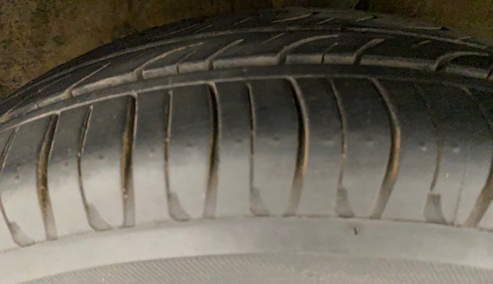 2012 Hyundai i10 ERA 1.1, Petrol, Manual, 34,725 km, Right Front Tyre Tread