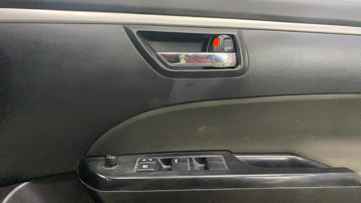 2014 Maruti Swift VXI, Petrol, Manual, 97,827 km, Driver Side Door Panels Control