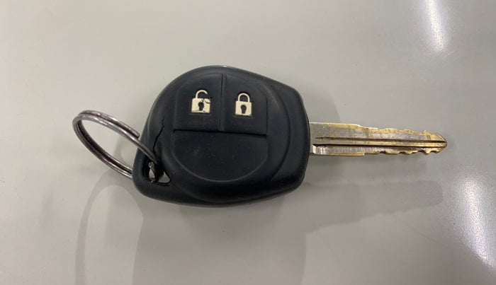 2014 Maruti Swift VXI, Petrol, Manual, 97,827 km, Key Close Up