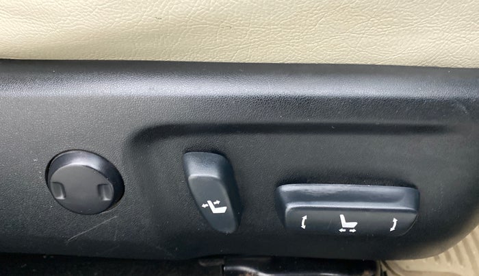 2014 Toyota Corolla Altis VL AT, Petrol, Automatic, 95,996 km, Driver Side Adjustment Panel