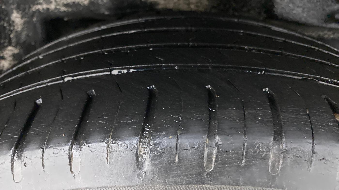 2014 Toyota Corolla Altis VL AT, Petrol, Automatic, 95,996 km, Left Rear Tyre Tread