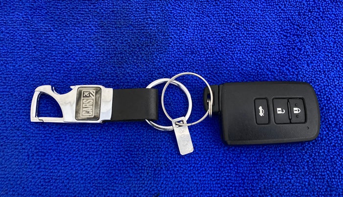 2014 Toyota Corolla Altis VL AT, Petrol, Automatic, 95,996 km, Key Close Up