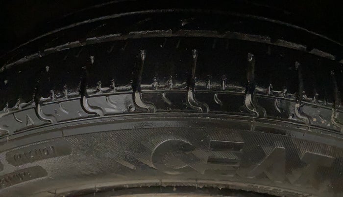 2016 Maruti Celerio ZXI, Petrol, Manual, 72,716 km, Left Front Tyre Tread